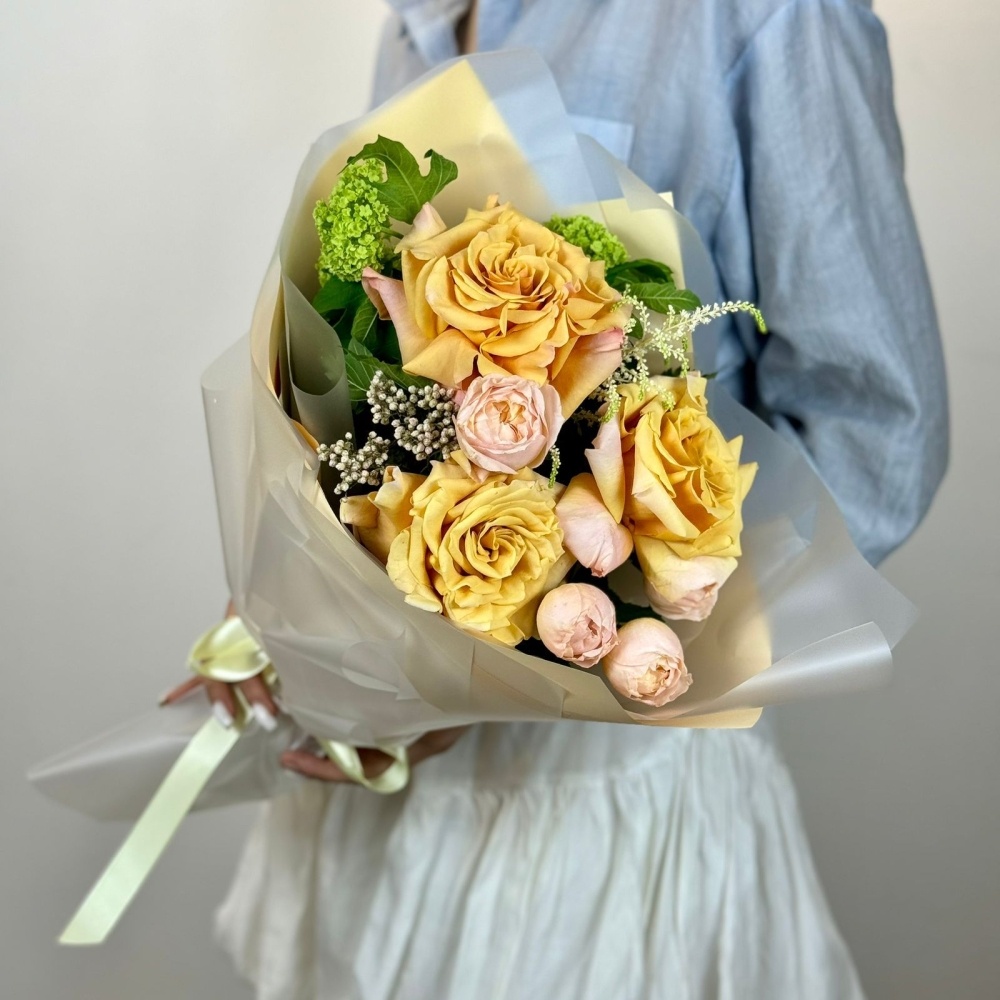 

Яркий букетик с французской розочкой