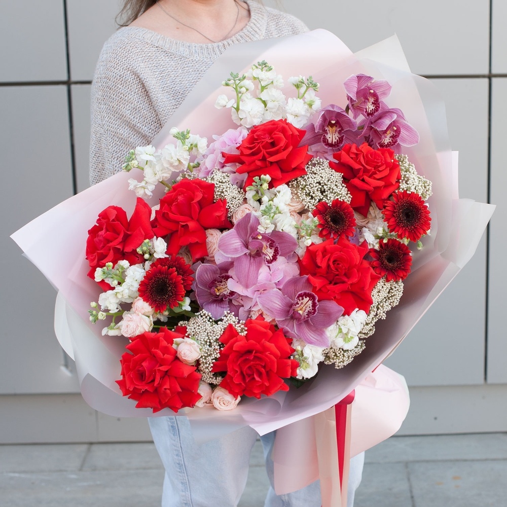 

Букет цветов Горячий поцелуй