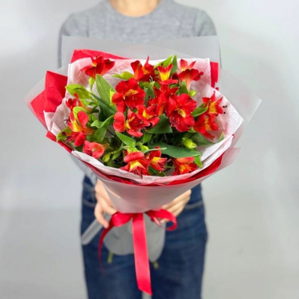 

Яркая альстрамерия