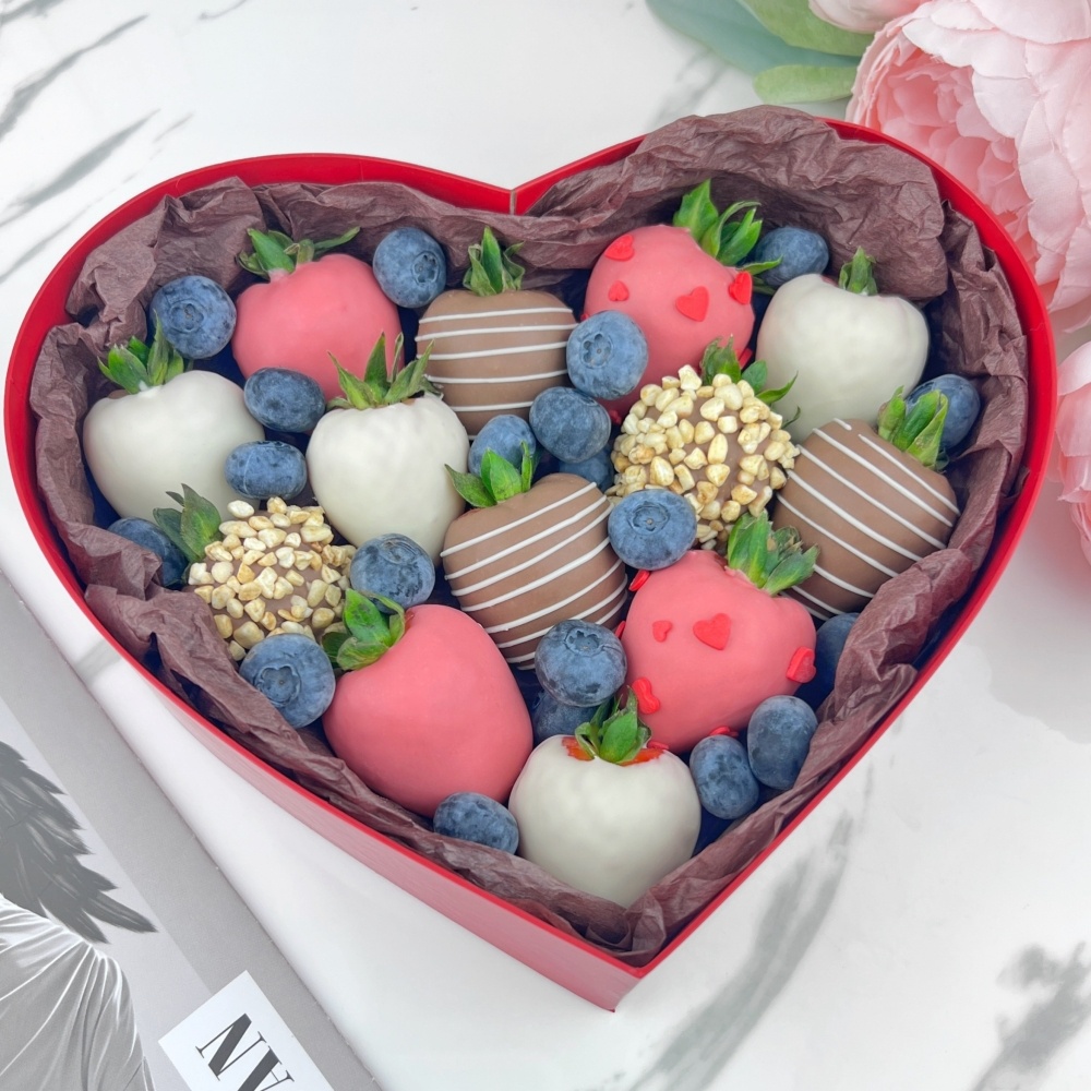 

Клубника в сердце "Love Story"