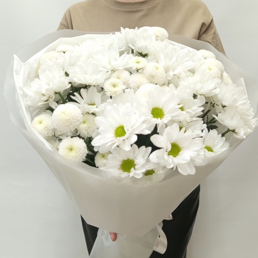 Bouquet of 11 bush chrysanthemums - image of a bouquet 3