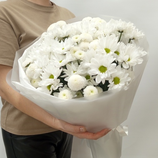 Bouquet of 11 bush chrysanthemums - image of a bouquet 2