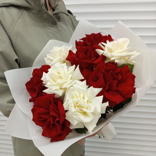 Bouquet of 9 Ecuadorian roses