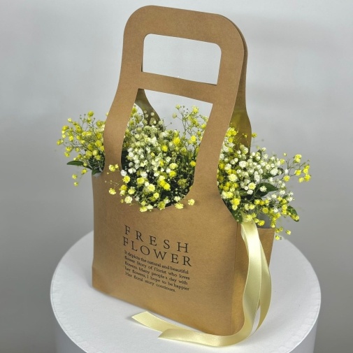 Желтая гипсофила в сумочке  - изображение букета 2