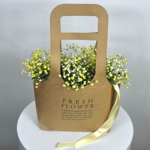 Желтая гипсофила в сумочке 