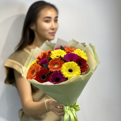 Яркий букетик Гербер - изображение букета 2