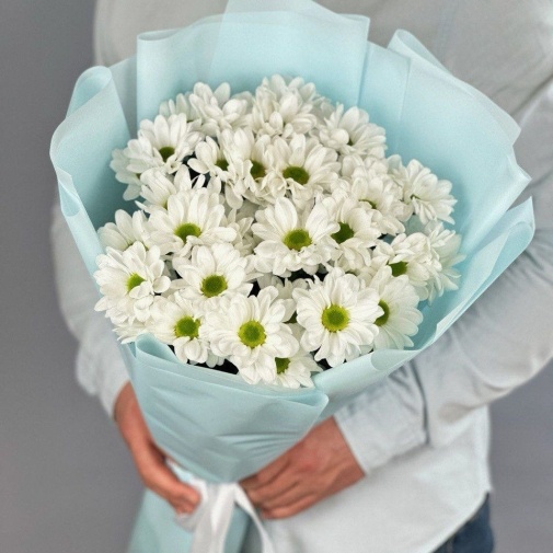 Bouquet of chamomile chrysanthemums