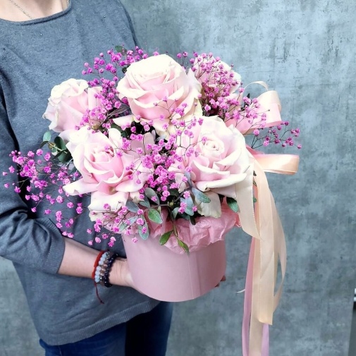 Delicate roses - image of a bouquet 2