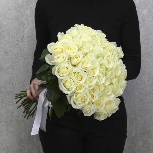Bouquet of 51 white roses - image of a bouquet 3