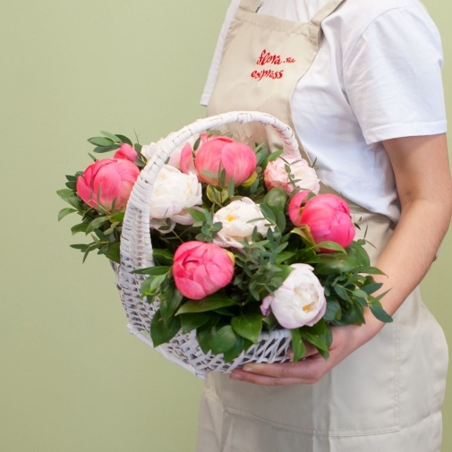 Коралловые бусы - изображение букета 3