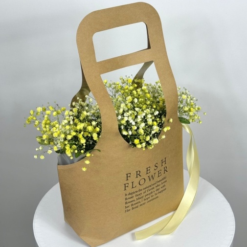 Желтая гипсофила в сумочке  - изображение букета 3