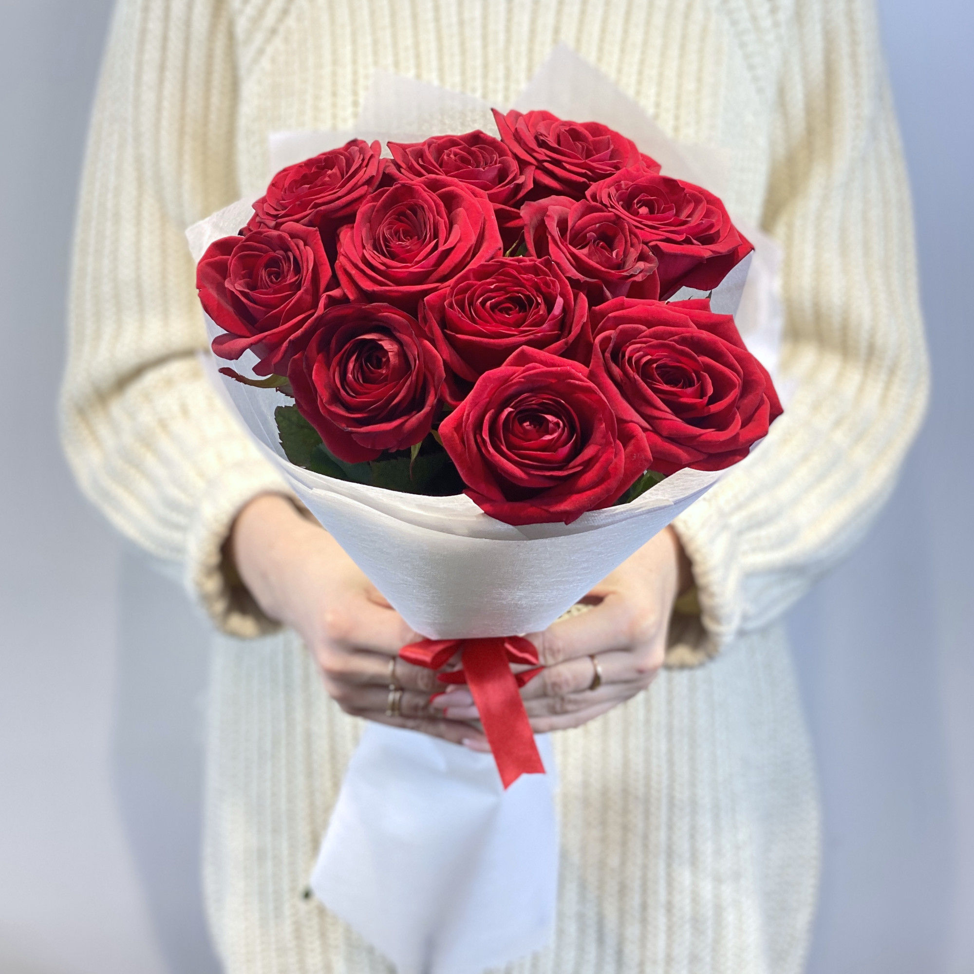 11 красных роз